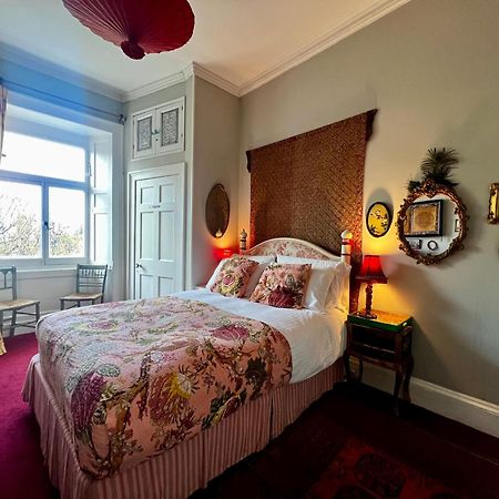 Central Apartment With Parking, Original Art And Antiques Edinburgh Luaran gambar