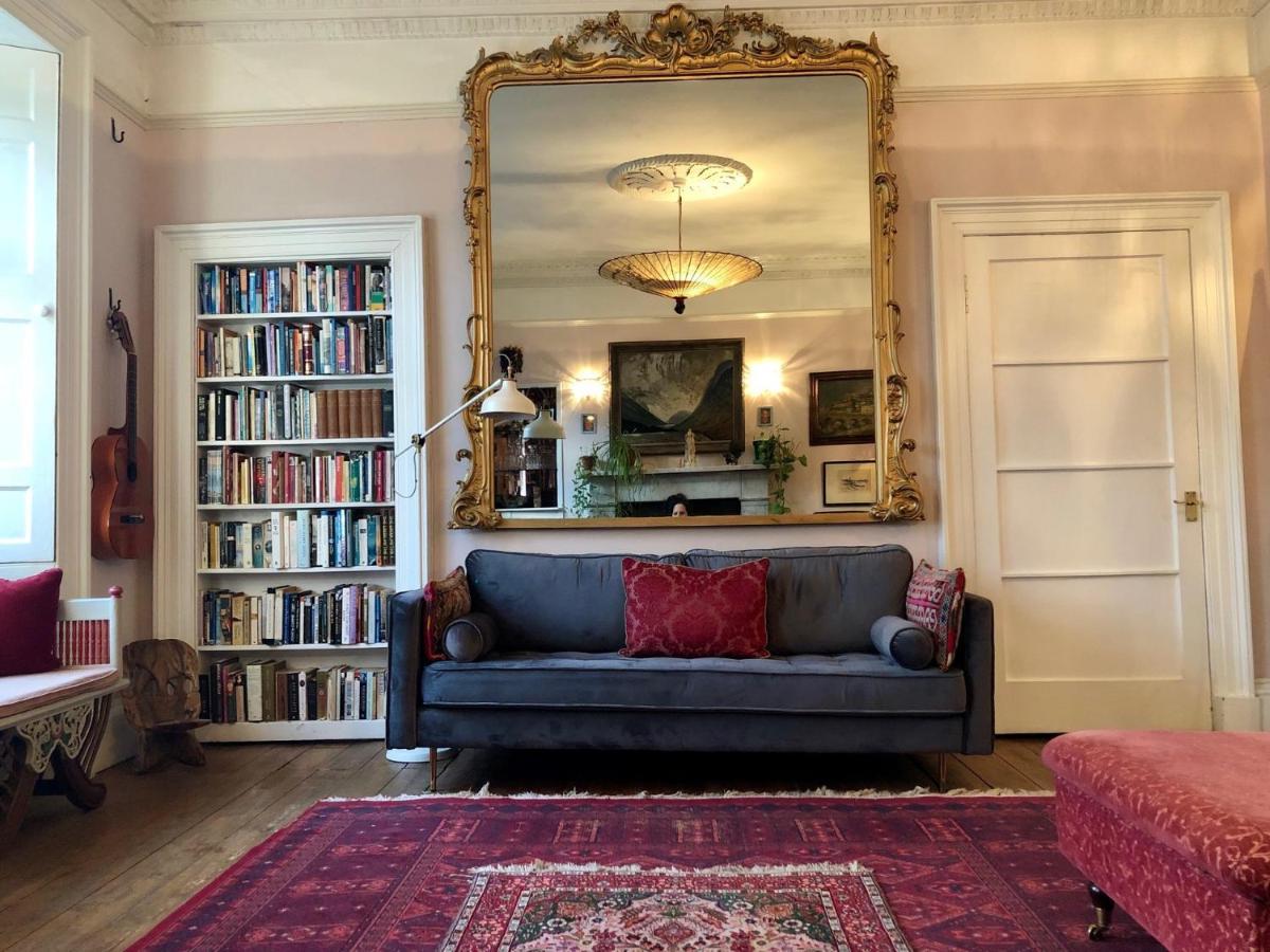 Central Apartment With Parking, Original Art And Antiques Edinburgh Luaran gambar