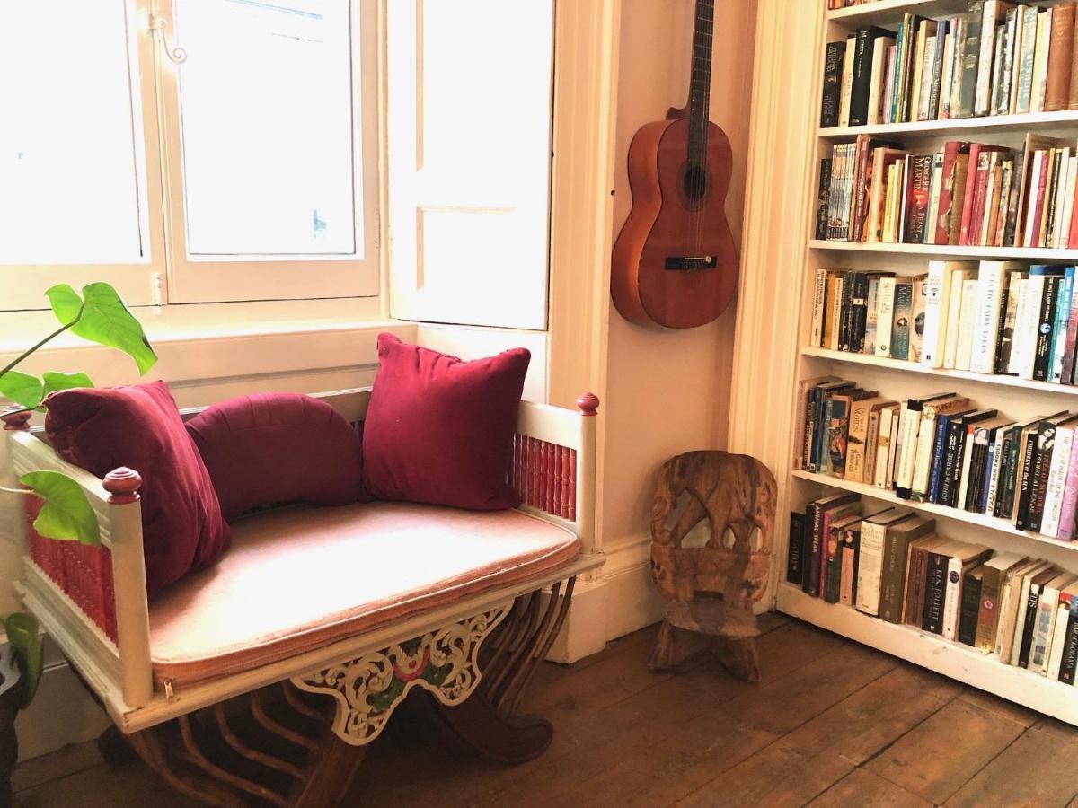 Central Apartment With Parking, Original Art And Antiques Edinburgh Luaran gambar