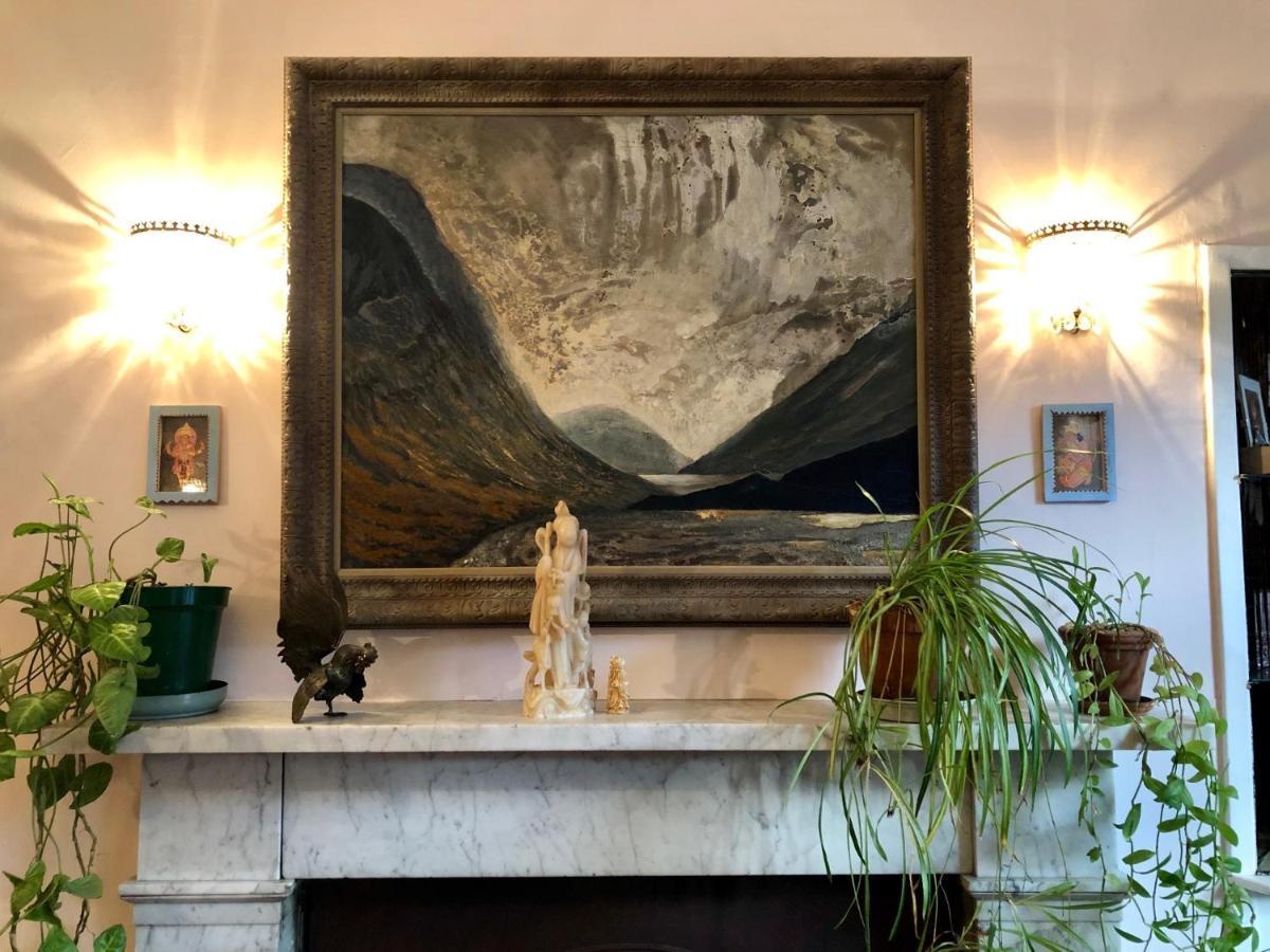 Central Apartment With Parking, Original Art And Antiques Edinburgh Luaran gambar