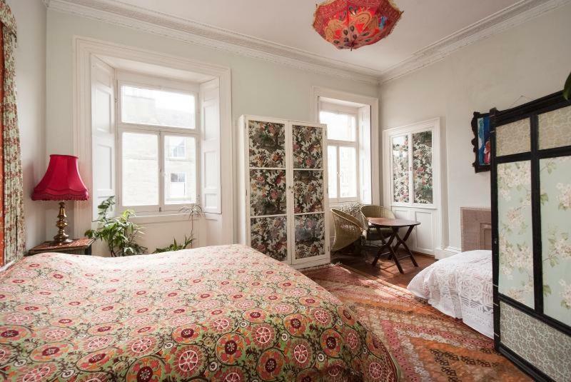 Central Apartment With Parking, Original Art And Antiques Edinburgh Luaran gambar